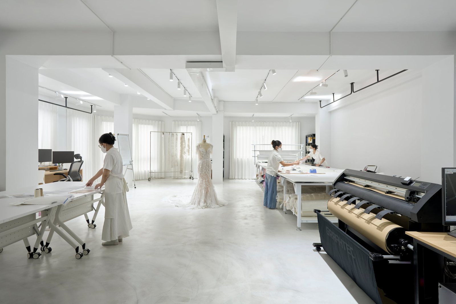 Cutting and sampling tables on the production floor